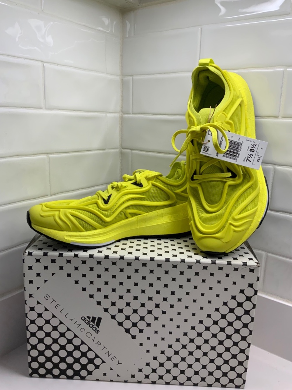 Stella McCartney- Adidas Size 8 1/2, Athletic Shoes Yellow. New w/tags and box. - Picture 10 of 11